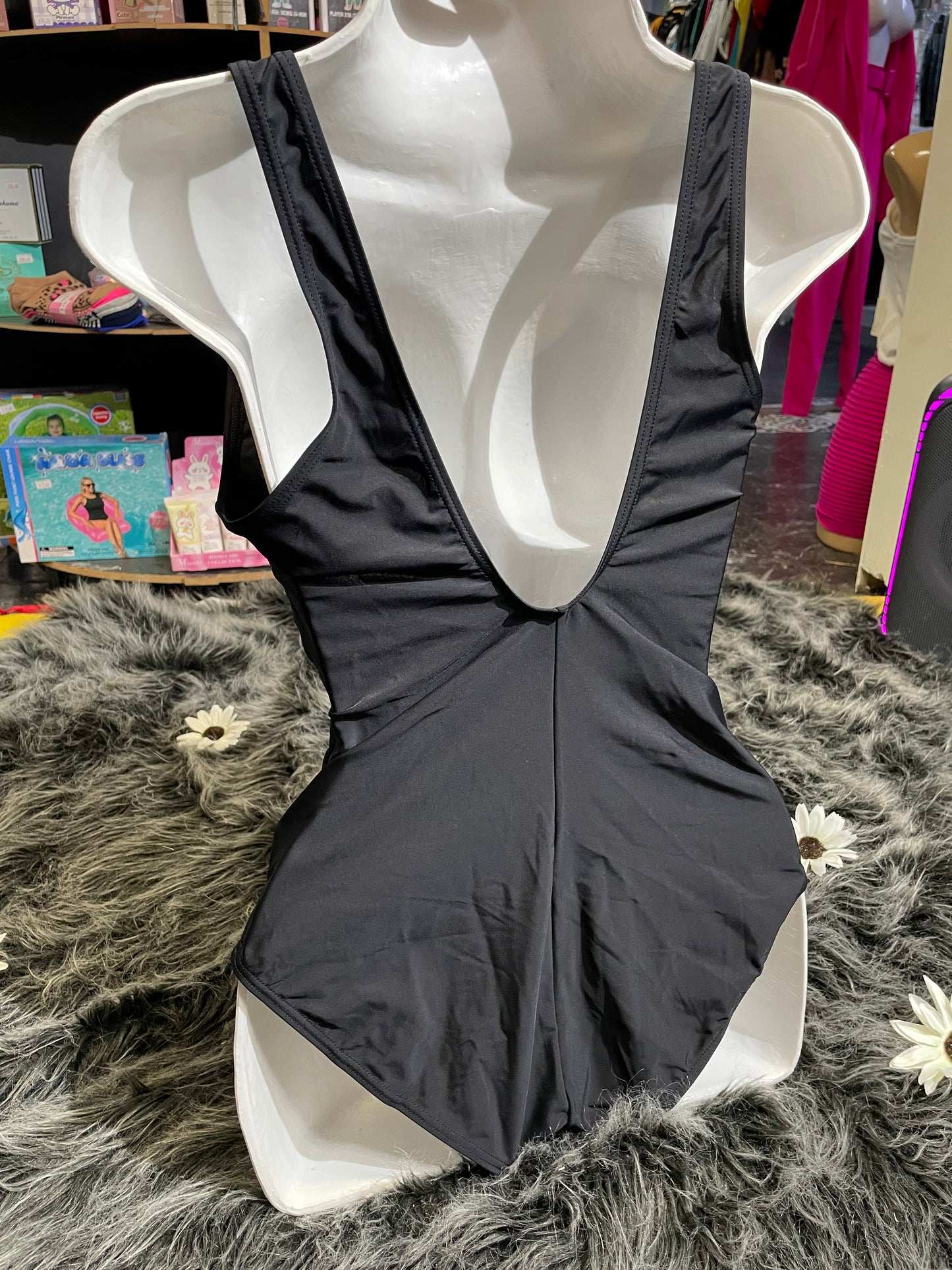 MEDIUM one piece
