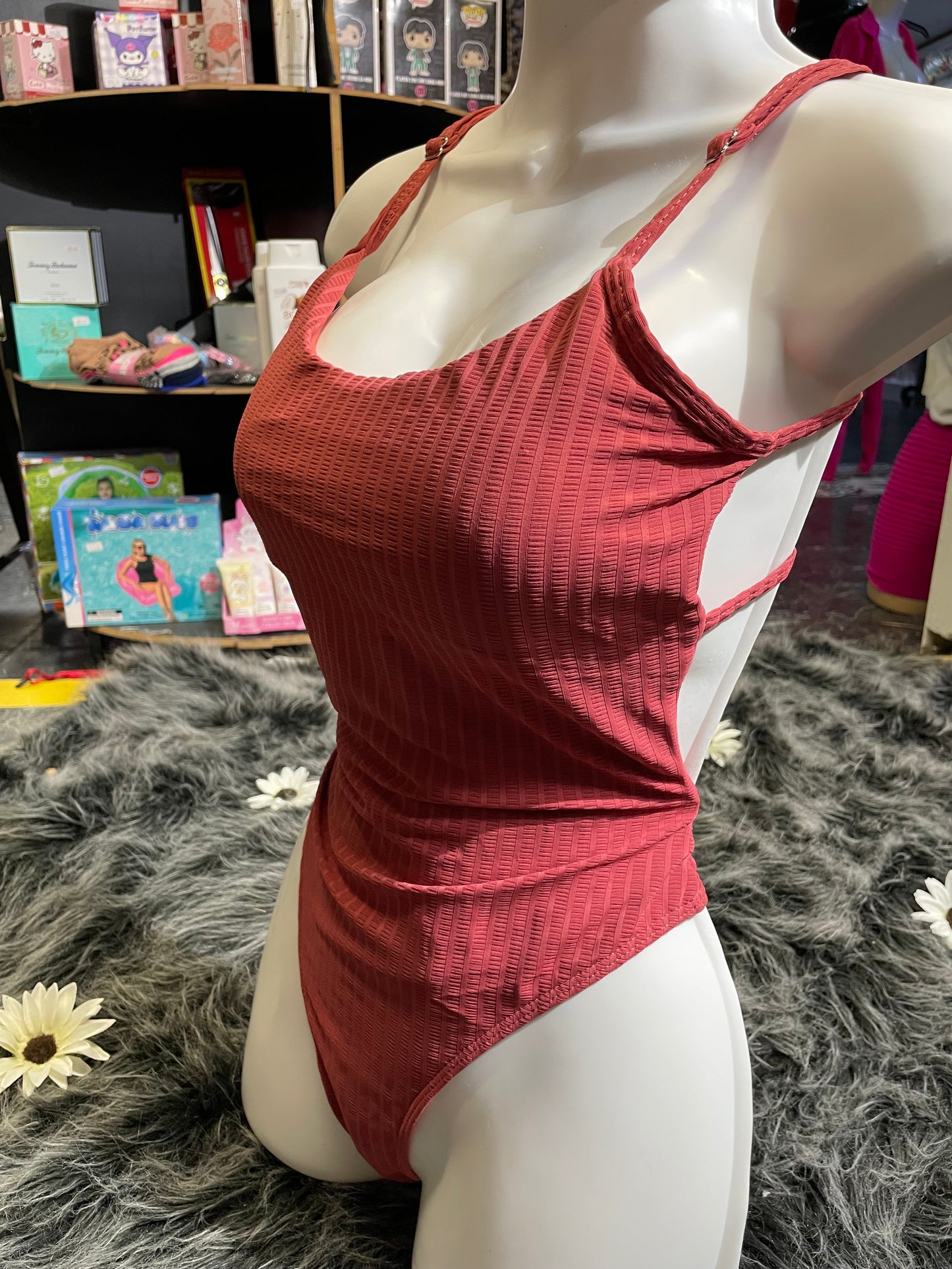 MEDIUM one piece