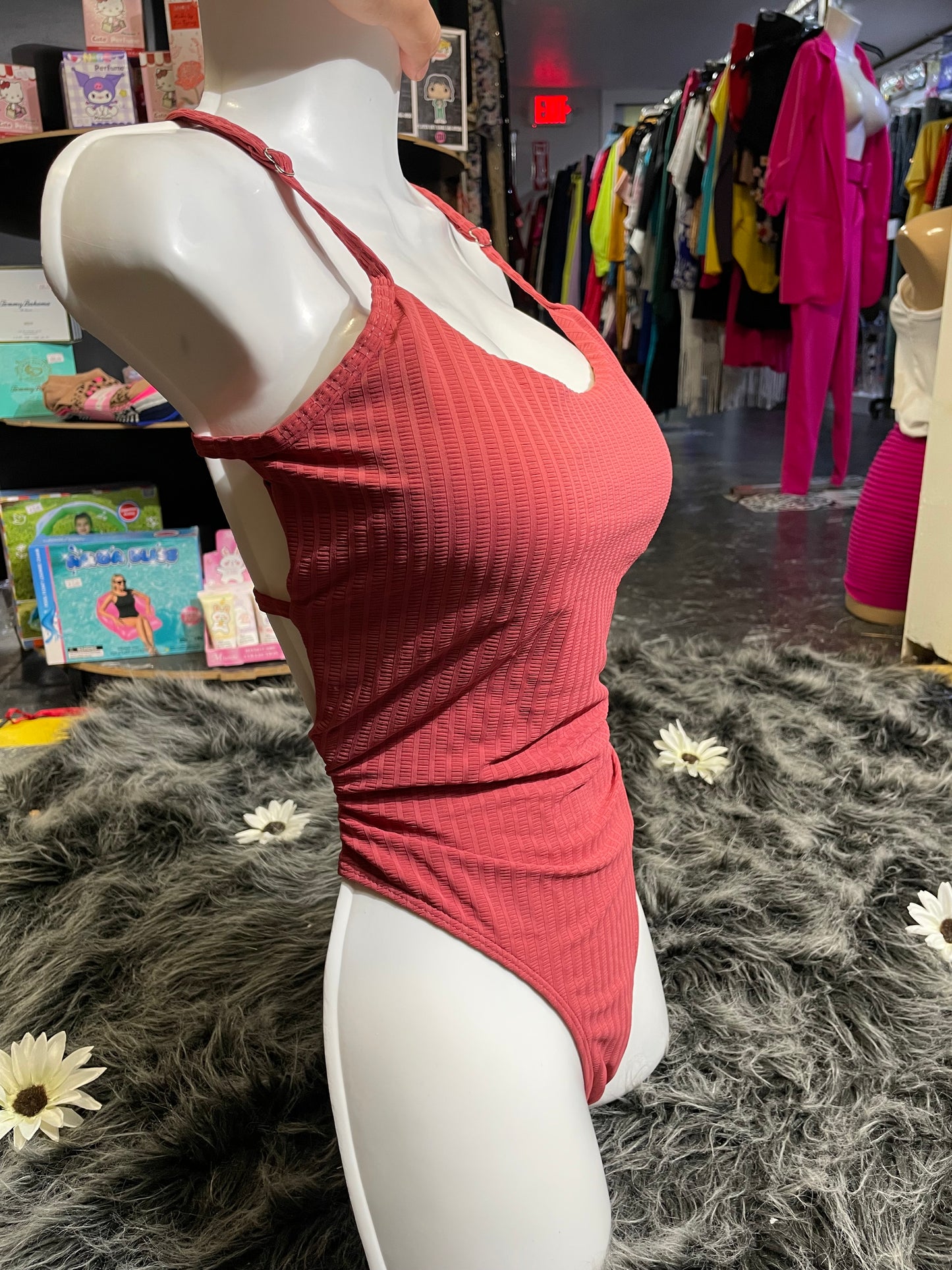 MEDIUM one piece