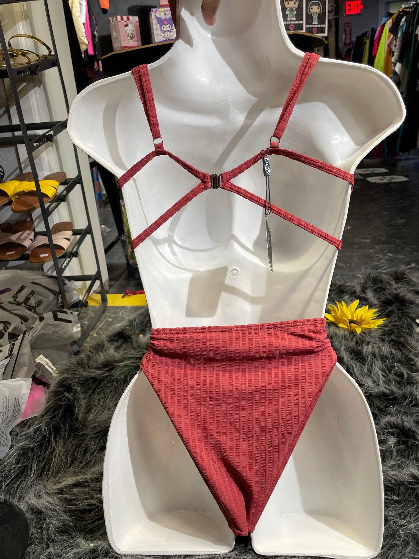 MEDIUM one piece