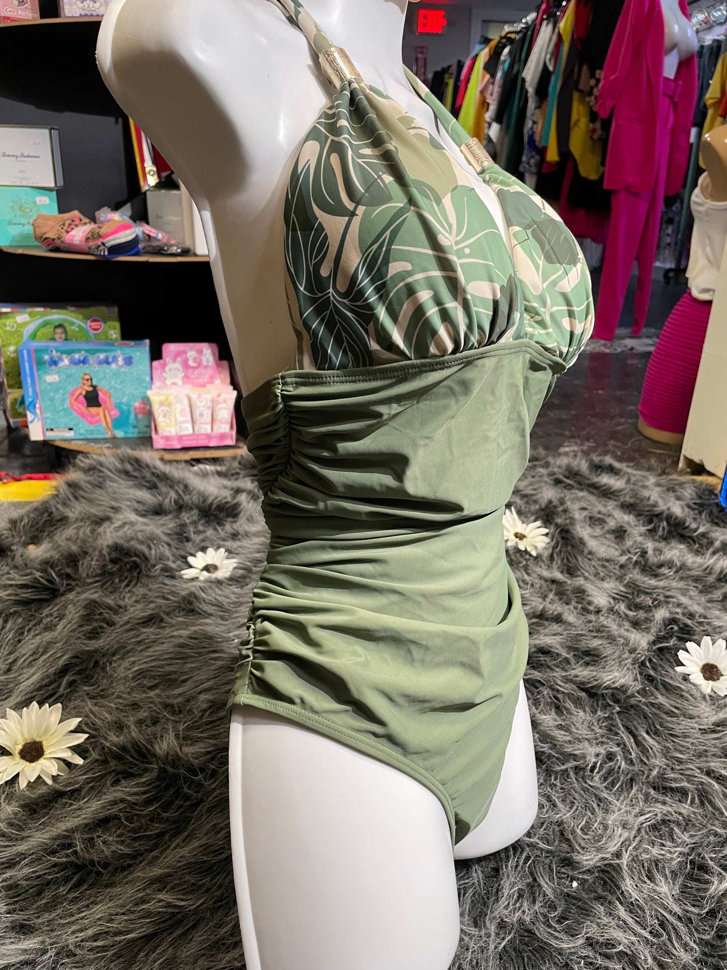 MEDIUM one piece