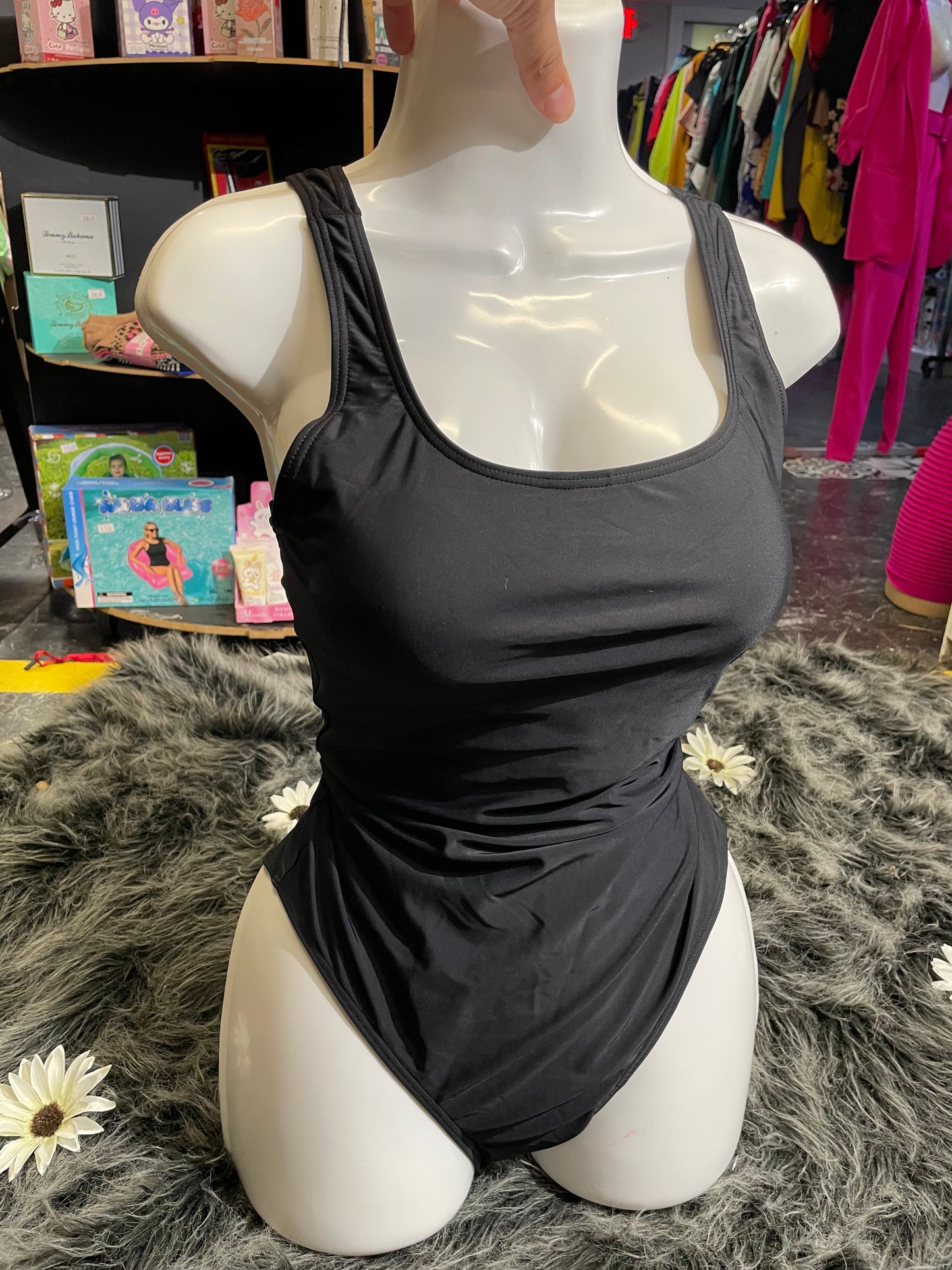 MEDIUM one piece