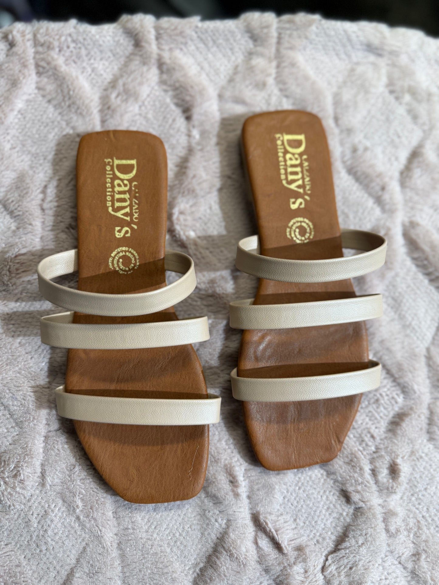 sandals size 7 womens
