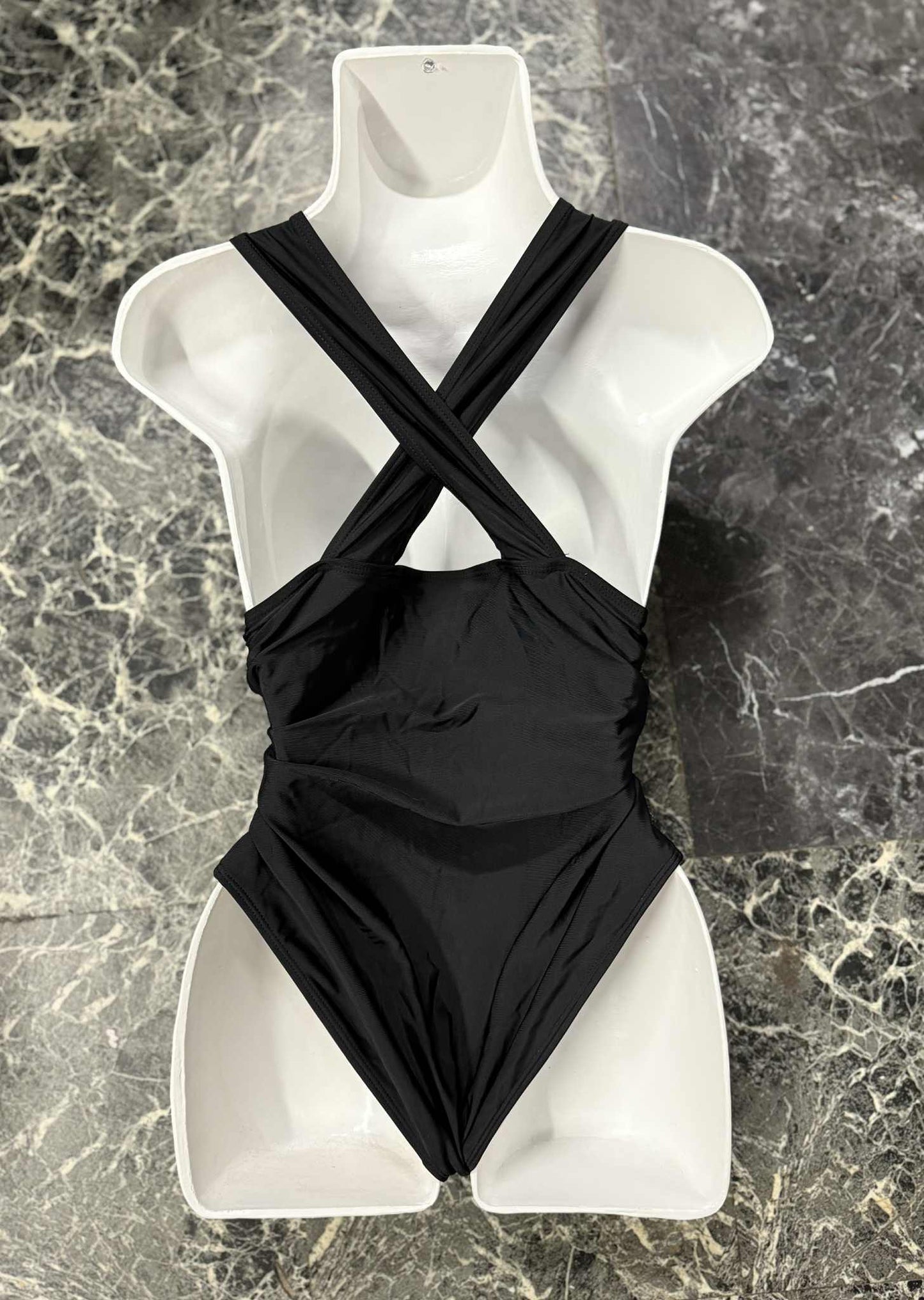 MEDIUM one piece