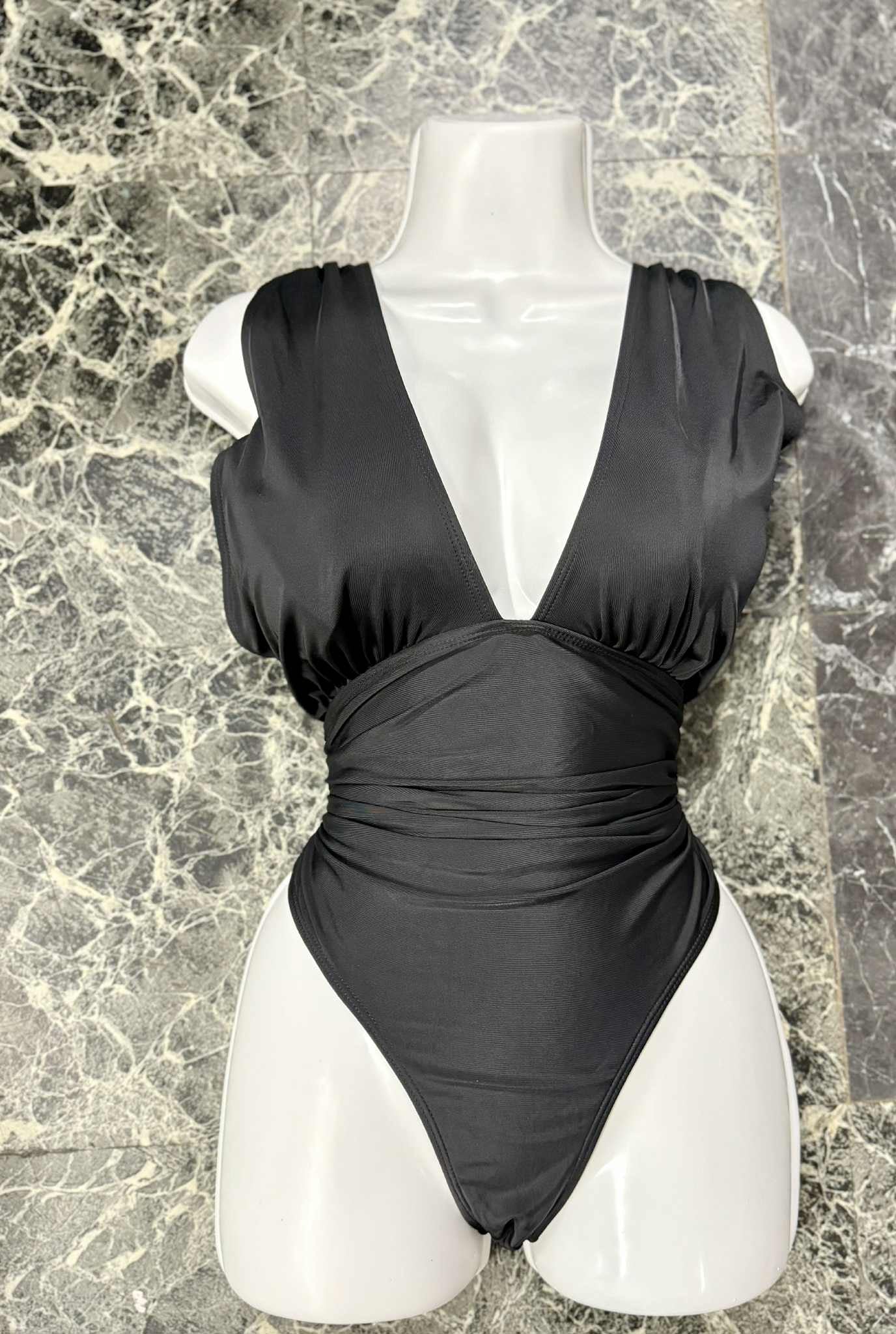 MEDIUM one piece