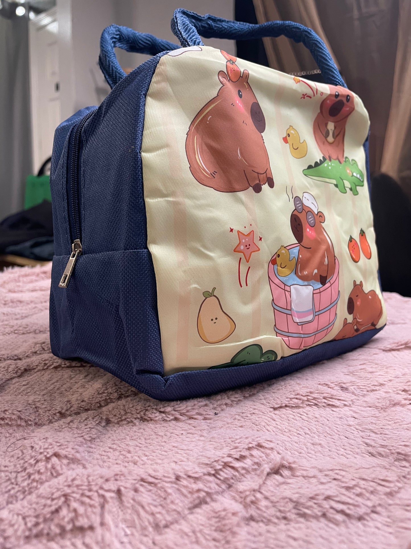 Capibara lunch bag