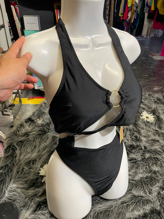 MEDIUM one piece