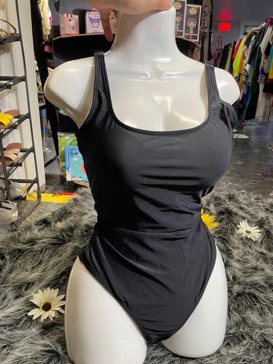 MEDIUM one piece