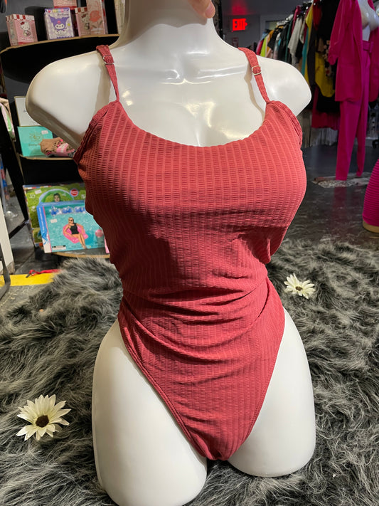 MEDIUM one piece