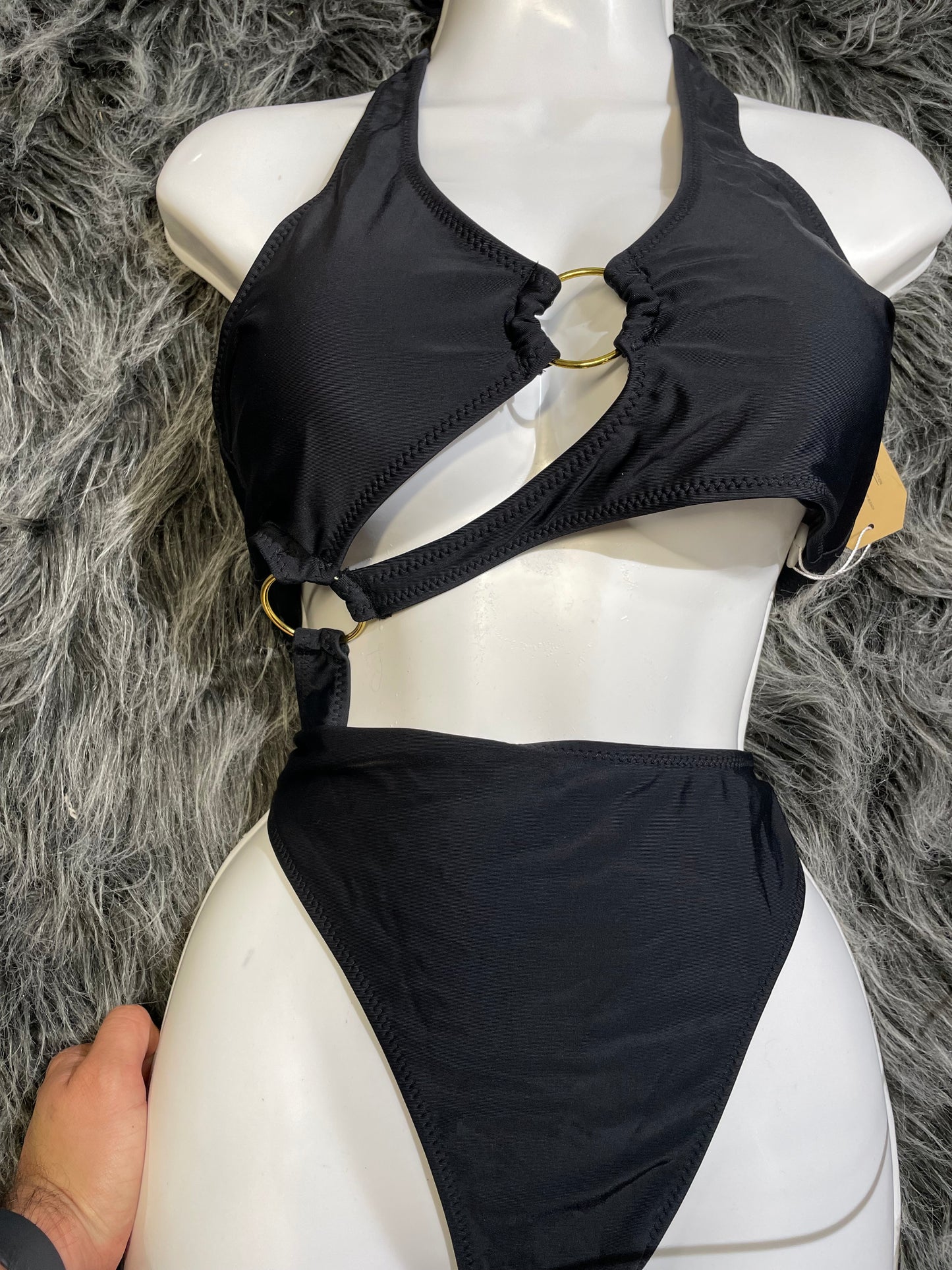 MEDIUM one piece