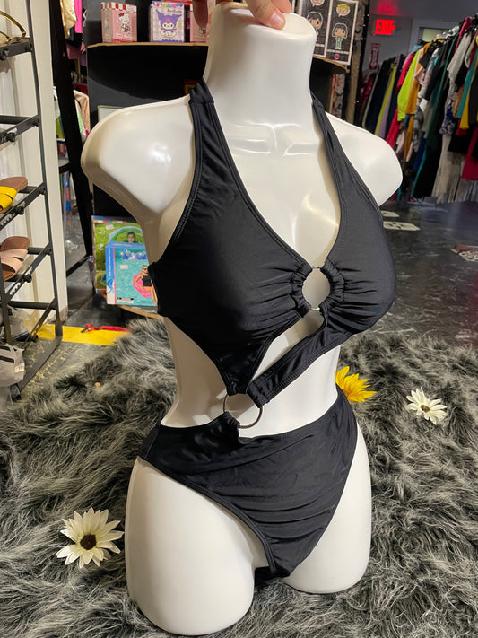 MEDIUM one piece