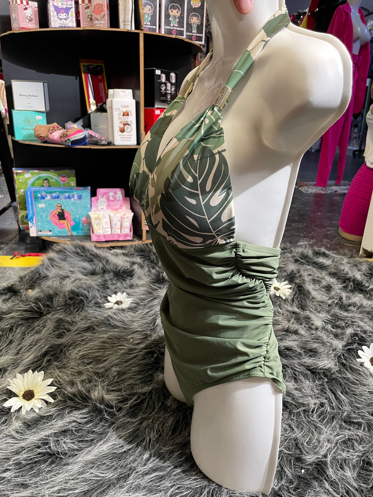 MEDIUM one piece