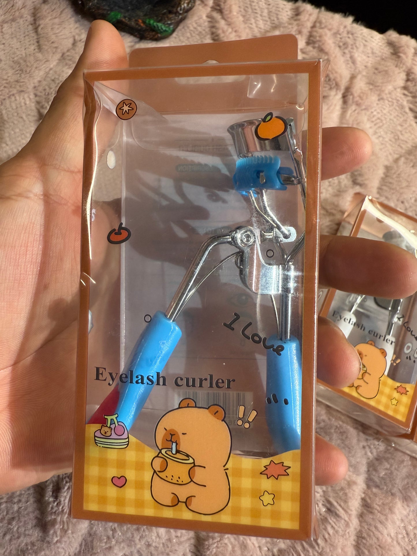 capybara eyelash curler