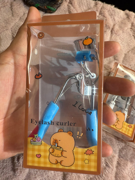 capybara eyelash curler