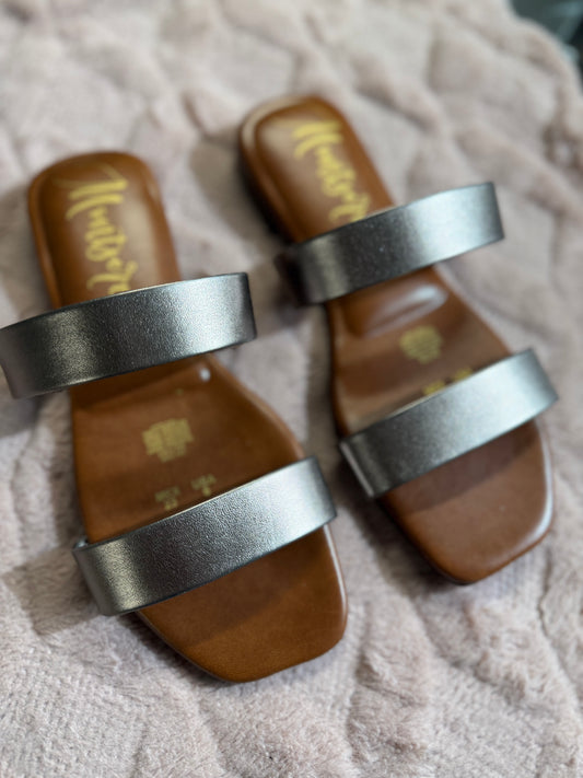 sandals size 6 womerns