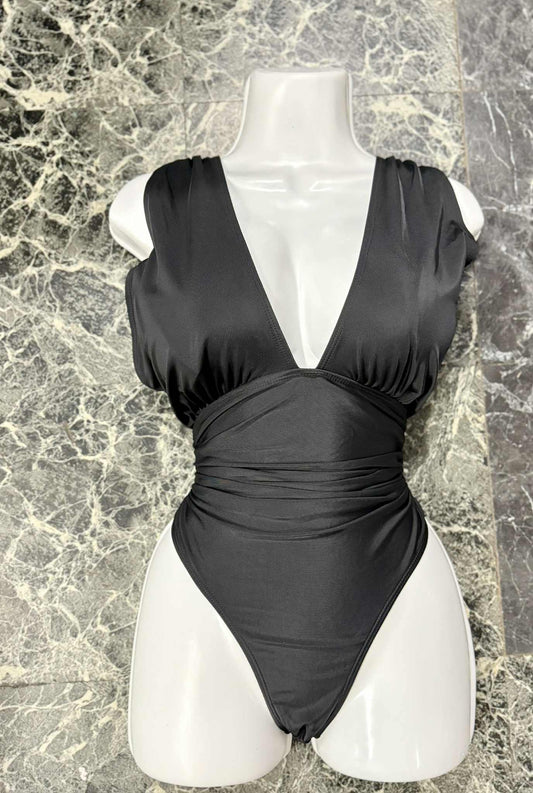 MEDIUM one piece