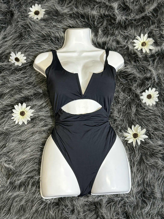 MEDIUM one piece