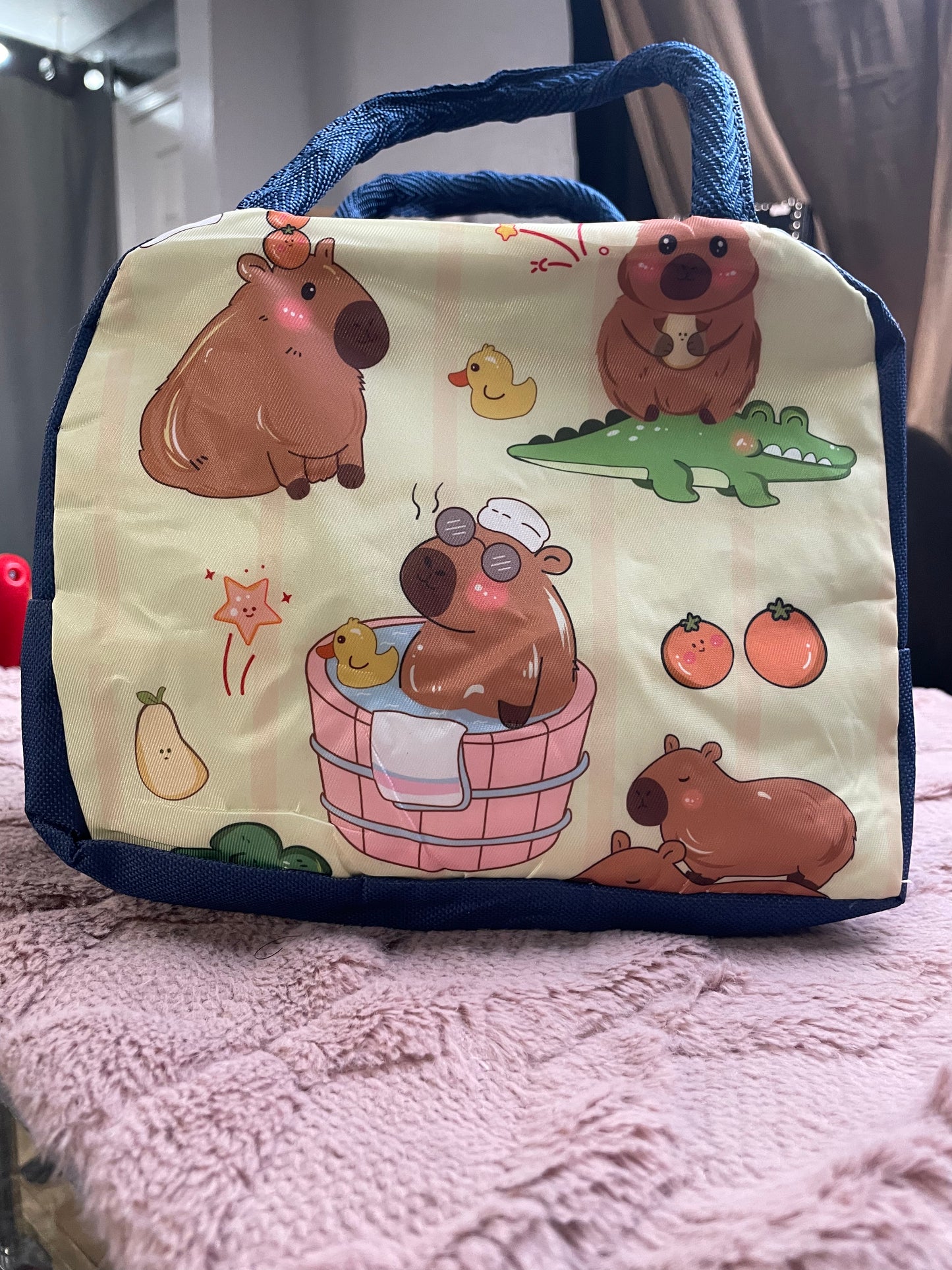 Capibara lunch bag