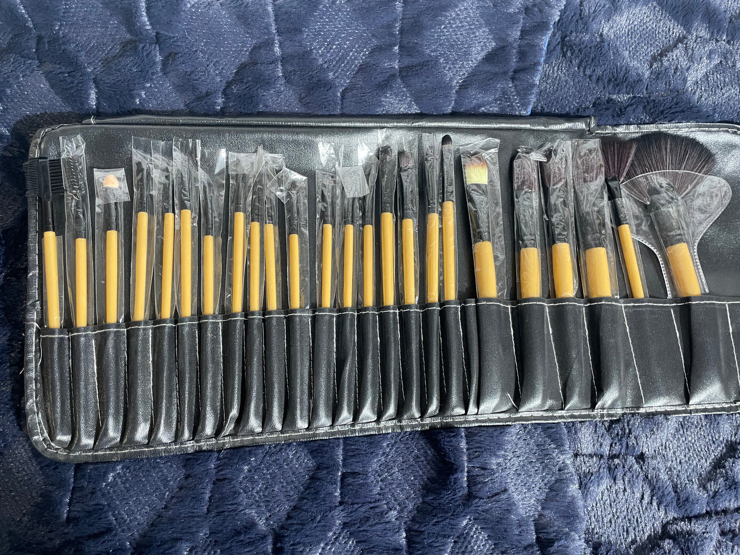 24 Piece Make-up Brush Kit