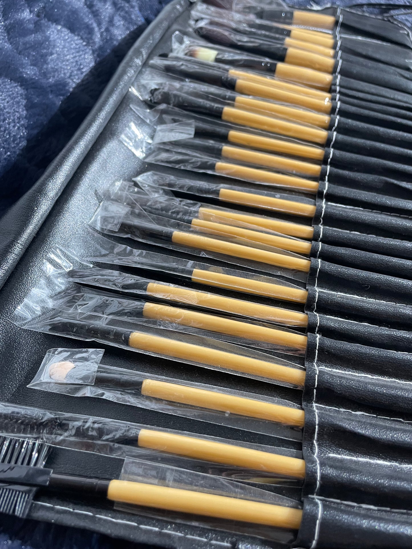 24 Piece Make-up Brush Kit